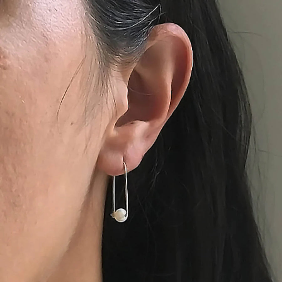 Carla Caruso - Small Grey Pearl Arch Earrings