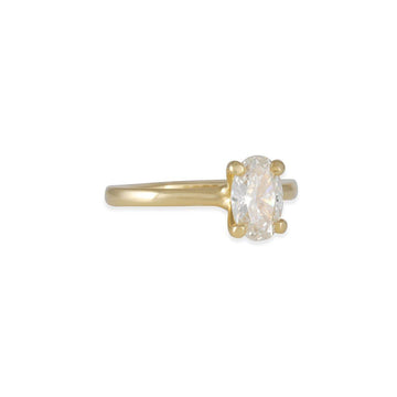 Sholdt Design - Petite Prong Solitaire with Oval Diamond in 18K Yellow Gold - The Clay Pot - Sholdt Designs - 18k gold, Diamond, diamondring, engagementring, ring, Size 5.5